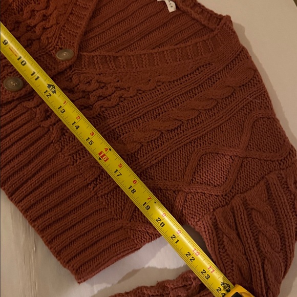 Woman’s Cable Knit Button-Up 2PC Cropped Sweater - Rust Size Small - Picture 12 of 14